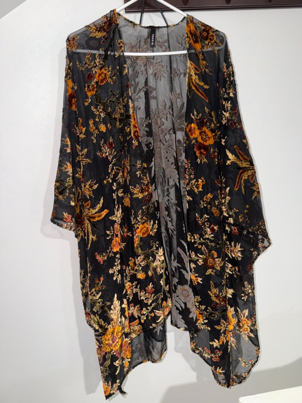 Torrid brand floral burnout velvet kimono wrap